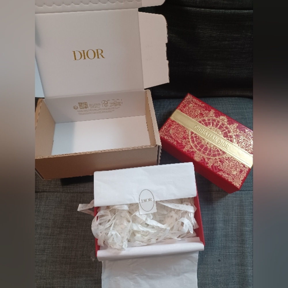 DIOR Box